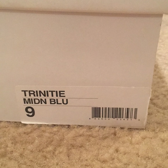 Size 9 Steve Madden Platform Blue Pumps - Picture 3 of 4